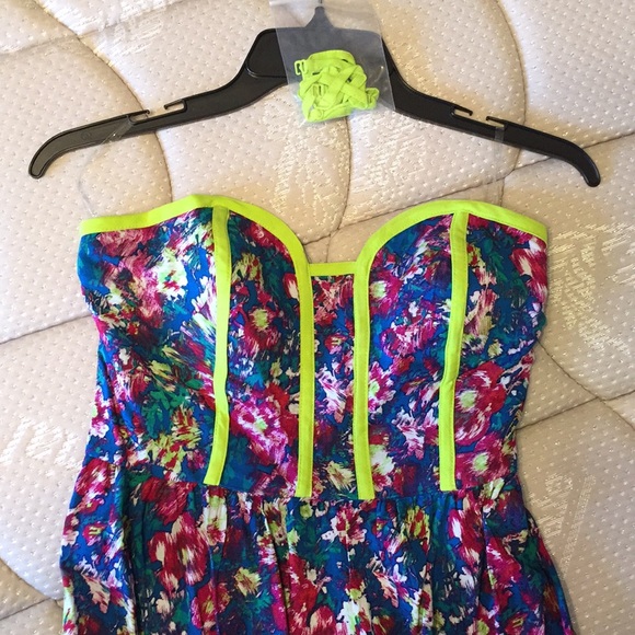 High-Low Dress - Picture 2 of 4